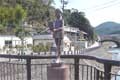 津奈木中学前の彫刻ひまわり