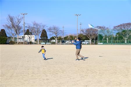 新春の集い親子たこあげ大会 新春の集い親子たこあげ大会