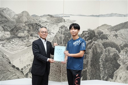 岩﨑萊希さん表敬訪問 岩﨑萊希さん表敬訪問