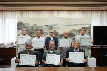令和7 年度自治区長退職者感謝状贈呈式 令和7 年度自治区長退職者感謝状贈呈式